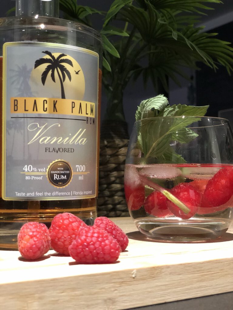 Black Palm Vanilla mit Himbeeren