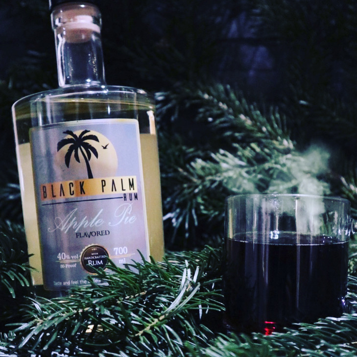 Black Palm Apple Pie mit Glühwein